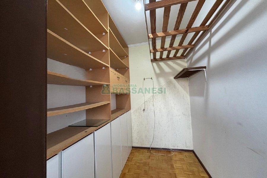 Apartamento com 82m², 2 dormitórios, 1 vaga, no bairro Medianeira em Caxias do Sul para Alugar