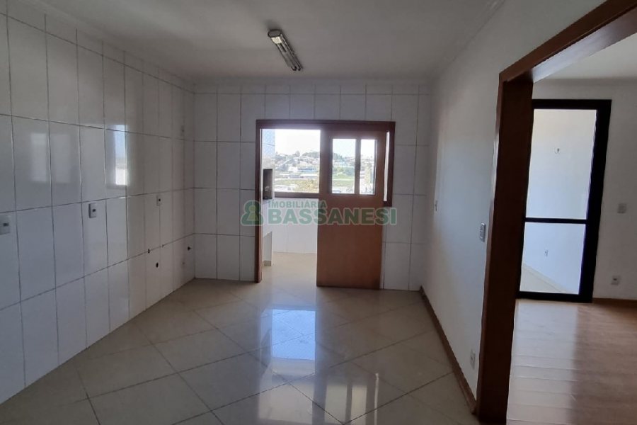 Apartamento com 101m², 3 dormitórios, 2 vagas, no bairro São Caetano em Caxias do Sul para Comprar