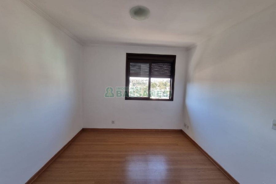 Apartamento com 101m², 3 dormitórios, 2 vagas, no bairro São Caetano em Caxias do Sul para Comprar