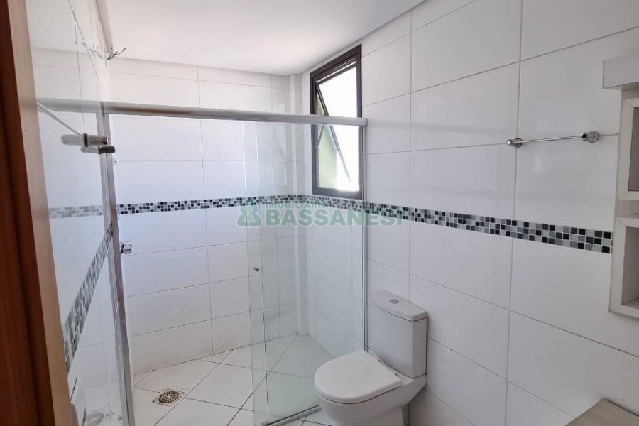 Apartamento com 101m², 3 dormitórios, 2 vagas, no bairro São Caetano em Caxias do Sul para Comprar