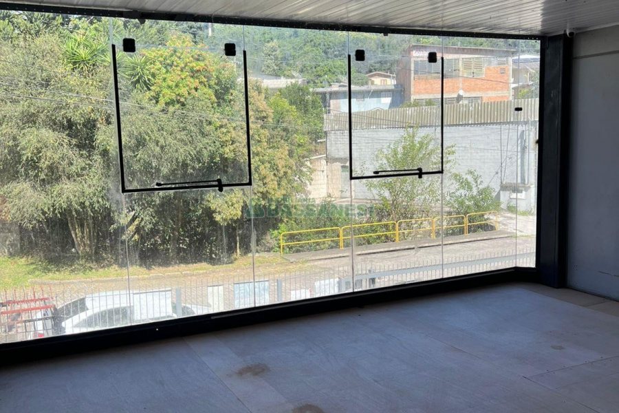 Pavilhão com 360m², no bairro Marechal Floriano em Caxias do Sul para Alugar
