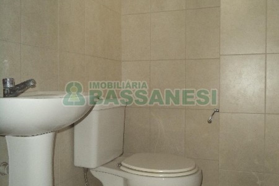 Sala com 73m², 2 vagas, no bairro São Pelegrino em Caxias do Sul para Comprar