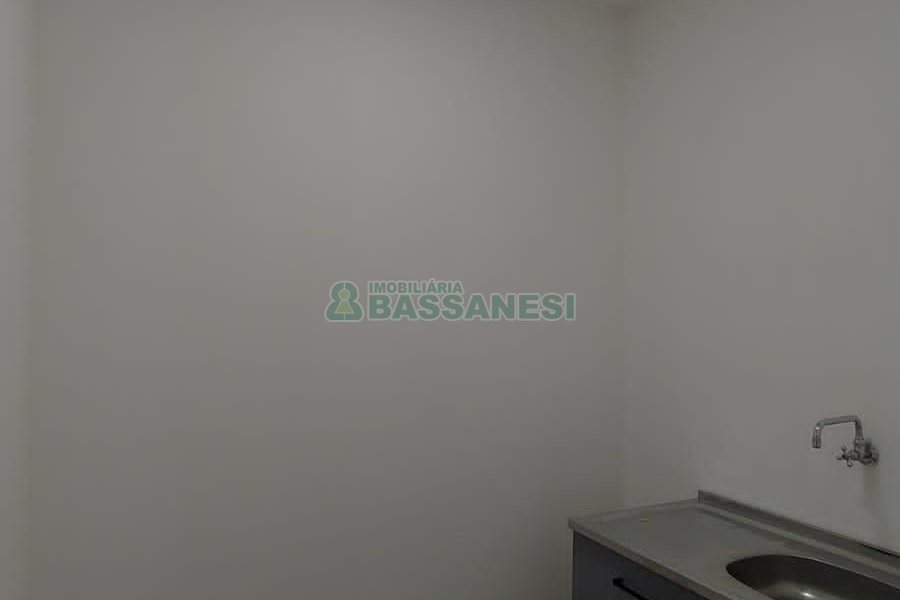 Sala com 73m², 2 vagas, no bairro São Pelegrino em Caxias do Sul para Comprar