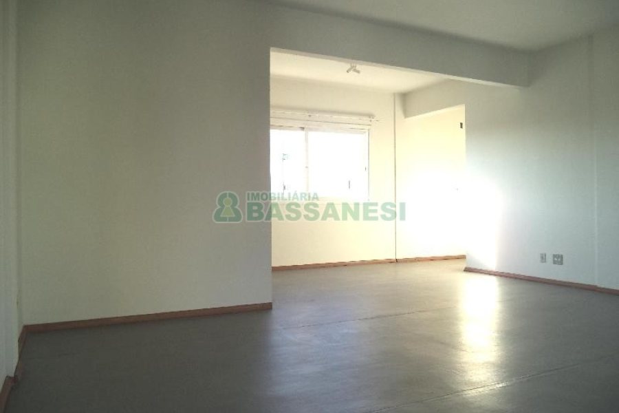 Sala com 46m², no bairro Centro em Caxias do Sul para Alugar