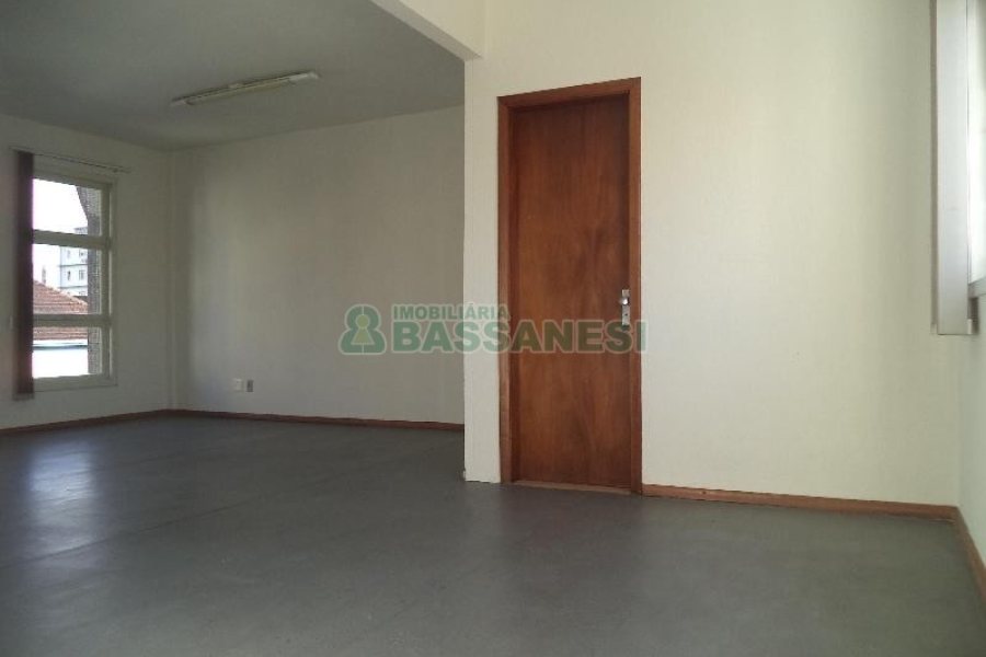 Sala com 46m², no bairro Centro em Caxias do Sul para Alugar