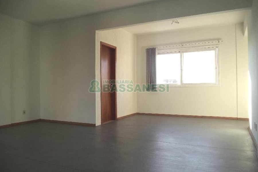 Sala com 46m², no bairro Centro em Caxias do Sul para Alugar