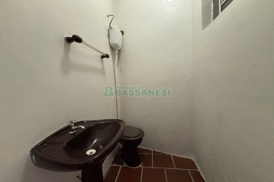 Loja com 60m², no bairro Marechal Floriano em Caxias do Sul para Alugar