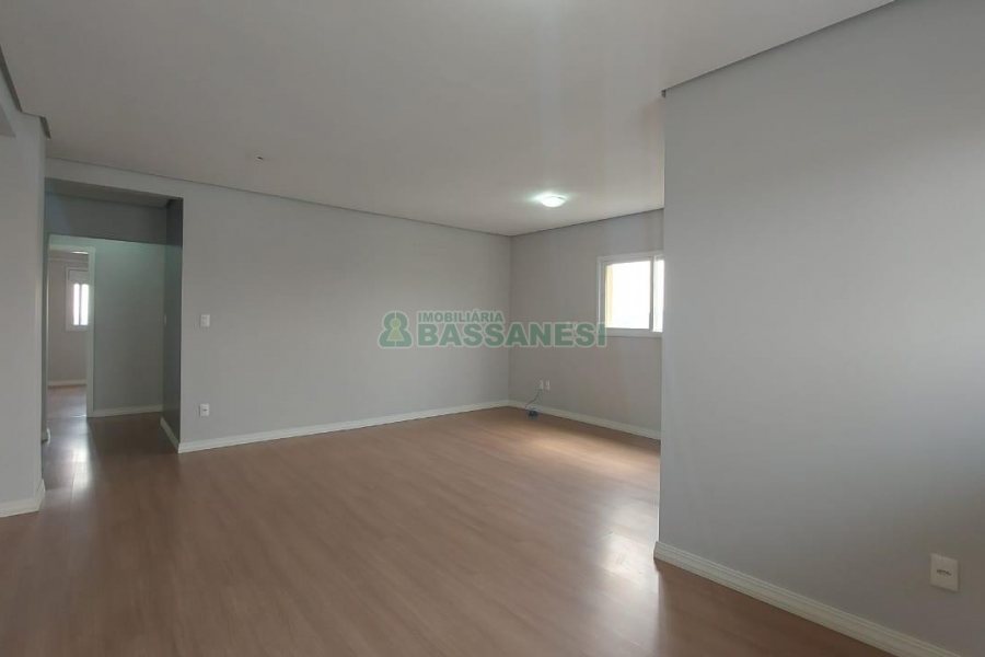 Apartamento com 105m², 3 dormitórios, 2 vagas, no bairro Sagrada Família em Caxias do Sul para Alugar
