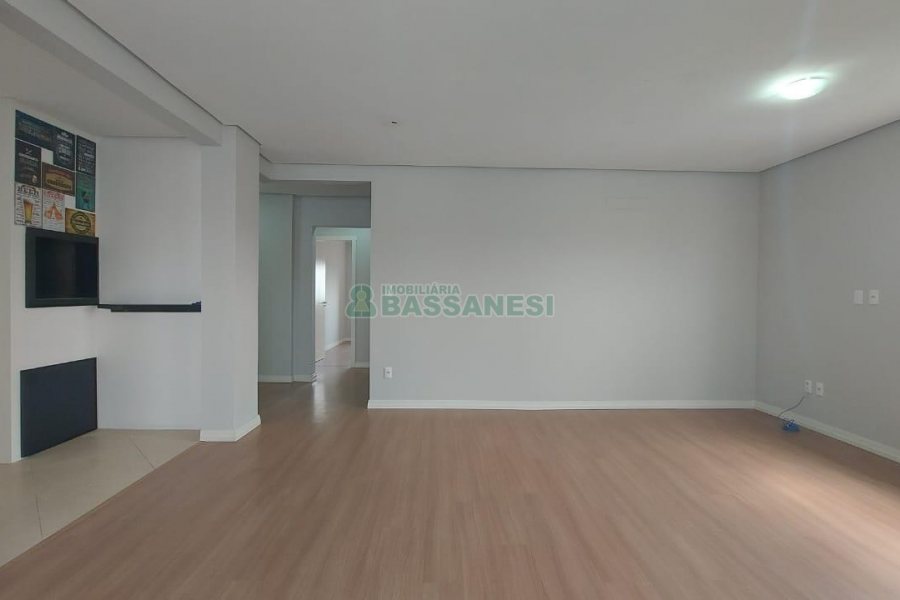 Apartamento com 105m², 3 dormitórios, 2 vagas, no bairro Sagrada Família em Caxias do Sul para Alugar
