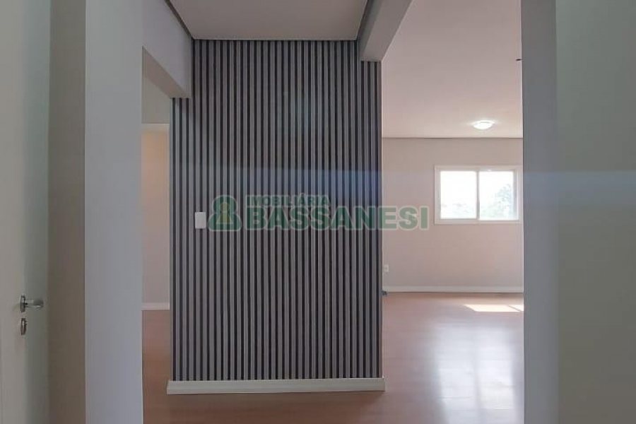 Apartamento com 105m², 3 dormitórios, 2 vagas, no bairro Sagrada Família em Caxias do Sul para Alugar