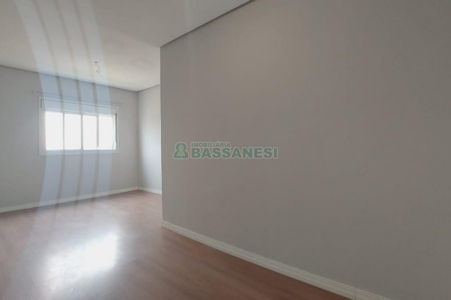 Apartamento com 105m², 3 dormitórios, 2 vagas, no bairro Sagrada Família em Caxias do Sul para Alugar