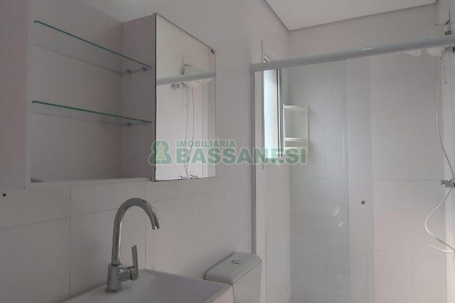 Apartamento com 105m², 3 dormitórios, 2 vagas, no bairro Sagrada Família em Caxias do Sul para Alugar