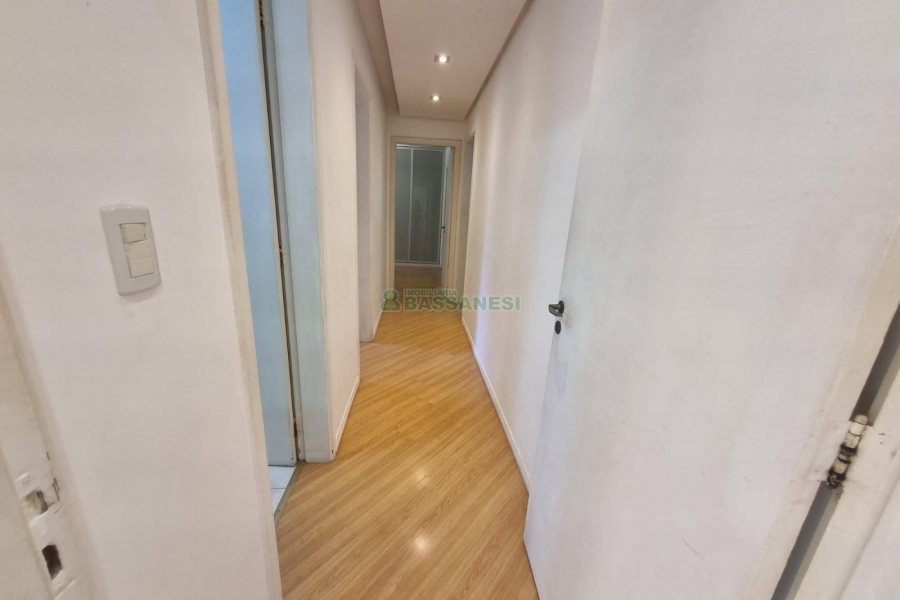 Apartamento com 120m², 3 dormitórios, 2 vagas, no bairro Pio X em Caxias do Sul para Alugar