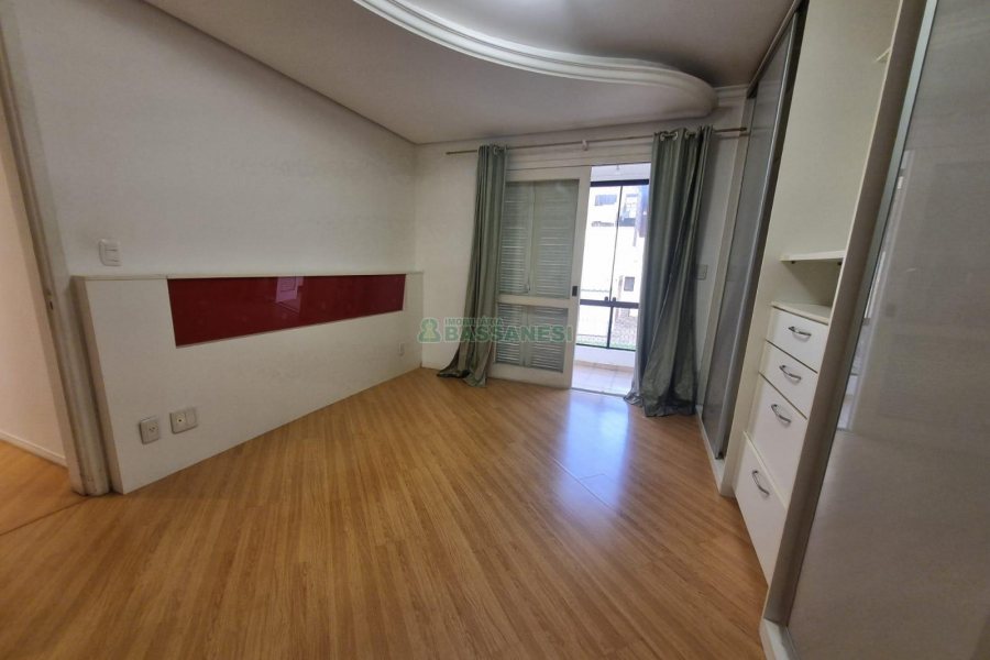 Apartamento com 120m², 3 dormitórios, 2 vagas, no bairro Pio X em Caxias do Sul para Alugar