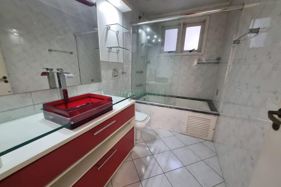 Apartamento com 120m², 3 dormitórios, 2 vagas, no bairro Pio X em Caxias do Sul para Alugar