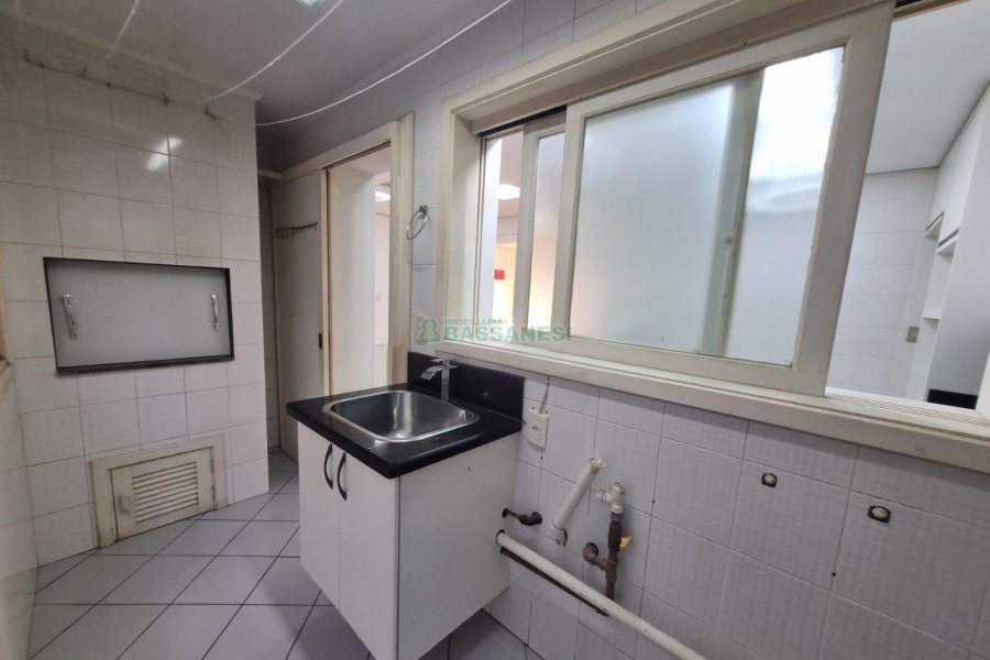 Apartamento com 120m², 3 dormitórios, 2 vagas, no bairro Pio X em Caxias do Sul para Alugar