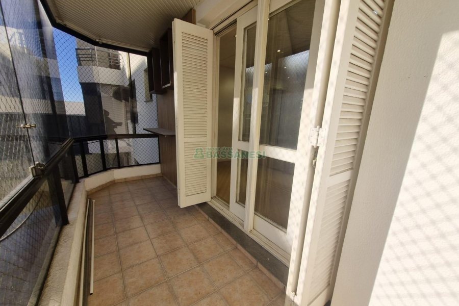 Apartamento com 120m², 3 dormitórios, 2 vagas, no bairro Pio X em Caxias do Sul para Alugar