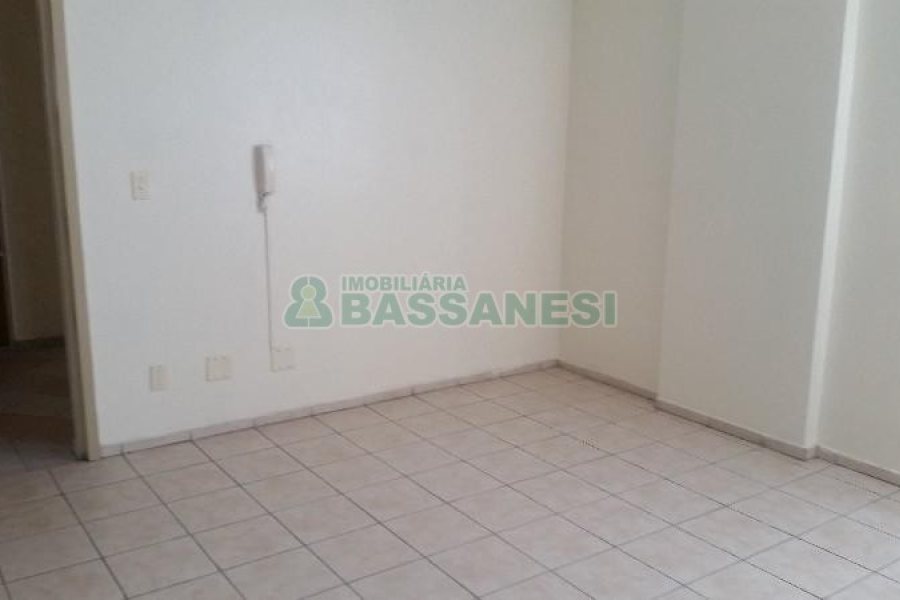 Sala com 44m², no bairro Centro em Caxias do Sul para Alugar