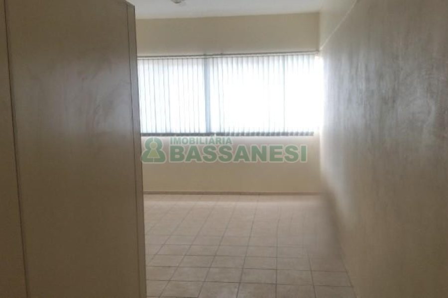 Sala com 44m², no bairro Centro em Caxias do Sul para Alugar