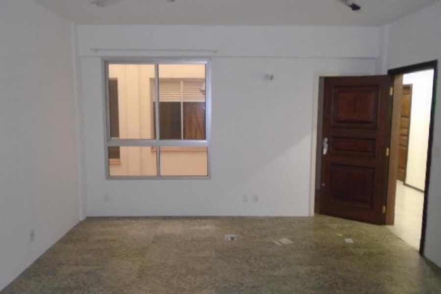 Sala com 20m², no bairro Centro em Caxias do Sul para Alugar