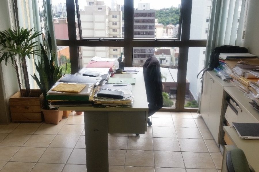 Sala com 44m², no bairro Centro em Caxias do Sul para Alugar