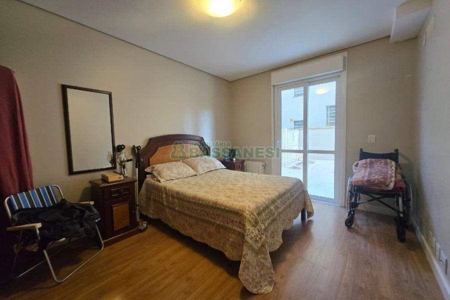 Apartamento com 190m², 3 dormitórios, 2 vagas, no bairro Centro em Caxias do Sul para Comprar