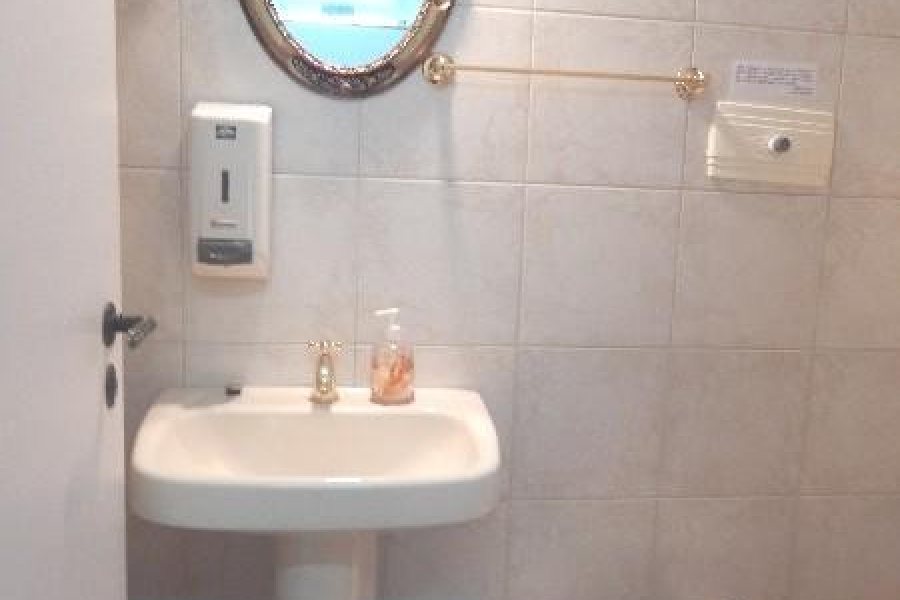 Sala Mobiliada com 48m², no bairro Centro em Caxias do Sul para Alugar ou Comprar