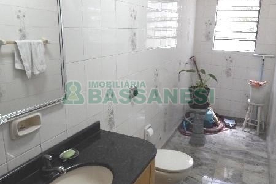 Loja com 130m², no bairro Cinqüentenário em Caxias do Sul para Alugar