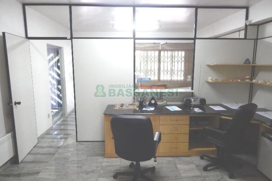 Loja com 130m², no bairro Cinqüentenário em Caxias do Sul para Alugar