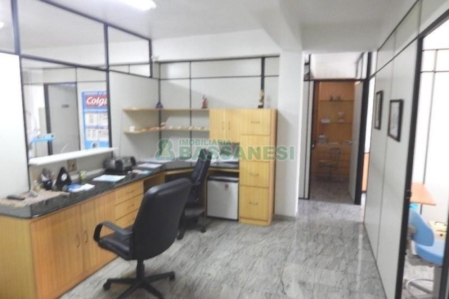 Loja com 130m², no bairro Cinqüentenário em Caxias do Sul para Alugar