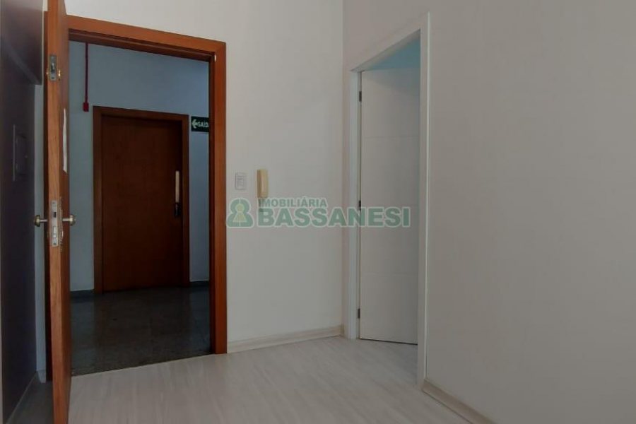 Sala com 48m², no bairro Centro em Caxias do Sul para Alugar