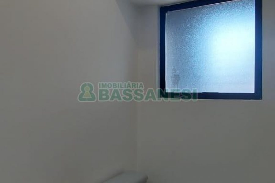 Sala com 48m², no bairro Centro em Caxias do Sul para Alugar
