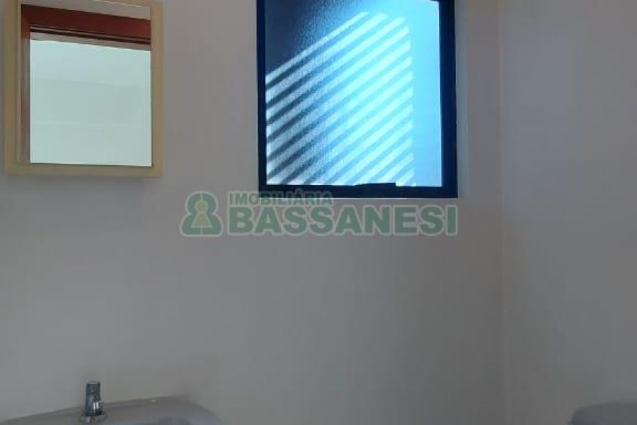 Sala com 48m², no bairro Centro em Caxias do Sul para Alugar