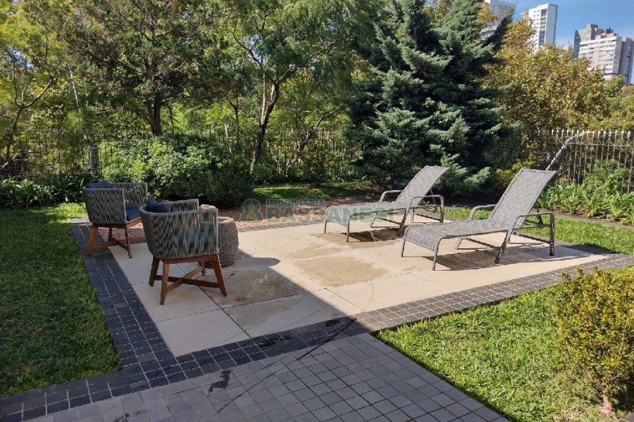 Apto Mobiliado com 236m², 3 dormitórios, 2 vagas, no bairro Centro em Caxias do Sul para Comprar