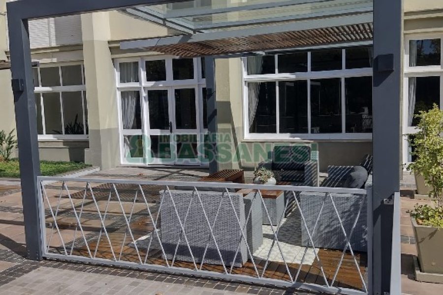 Apto Mobiliado com 236m², 3 dormitórios, 2 vagas, no bairro Centro em Caxias do Sul para Comprar