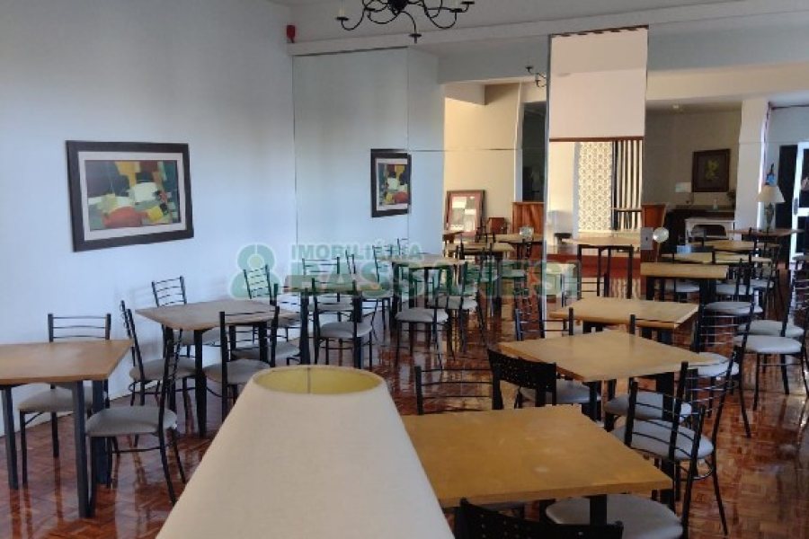 Apto Mobiliado com 236m², 3 dormitórios, 2 vagas, no bairro Centro em Caxias do Sul para Comprar