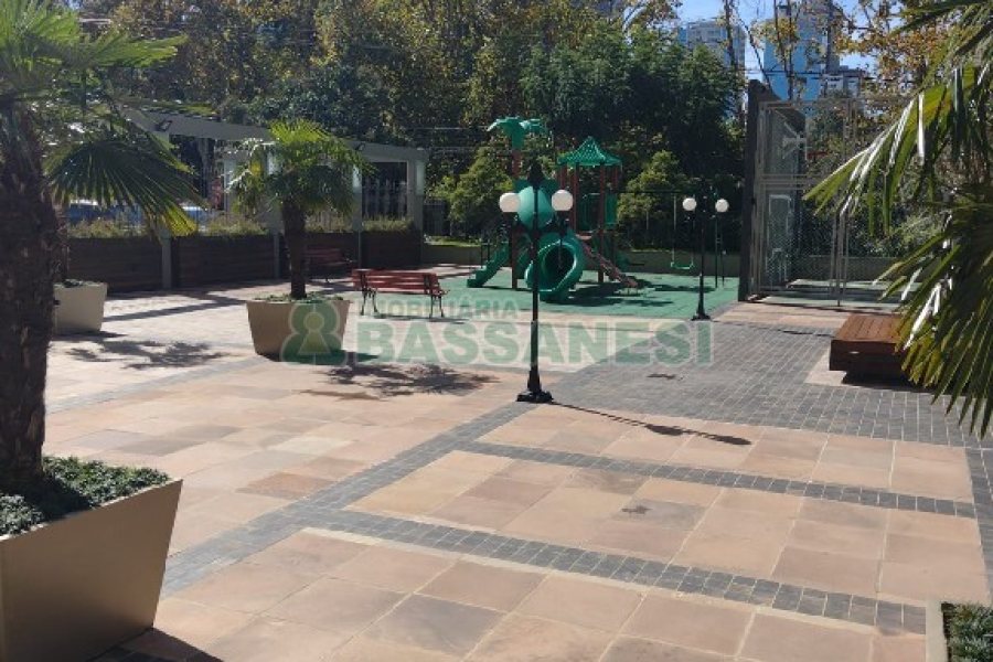 Apto Mobiliado com 236m², 3 dormitórios, 2 vagas, no bairro Centro em Caxias do Sul para Comprar