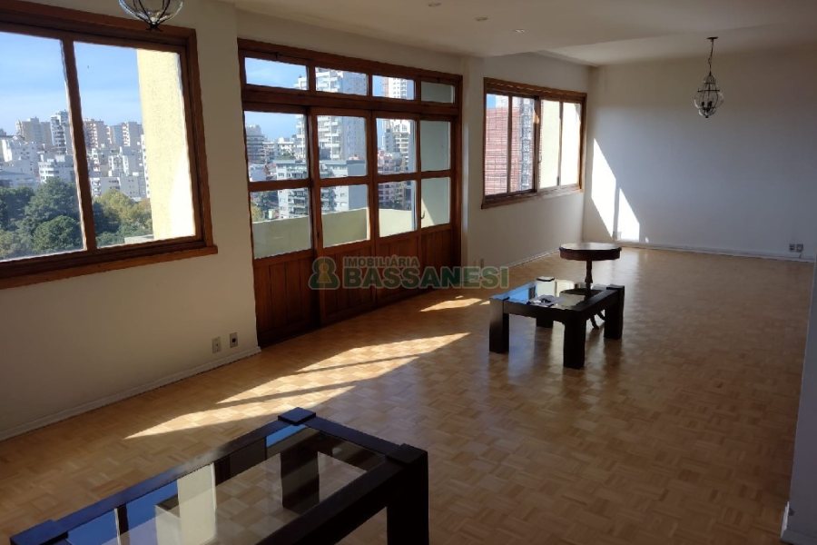 Apto Mobiliado com 236m², 3 dormitórios, 2 vagas, no bairro Centro em Caxias do Sul para Comprar