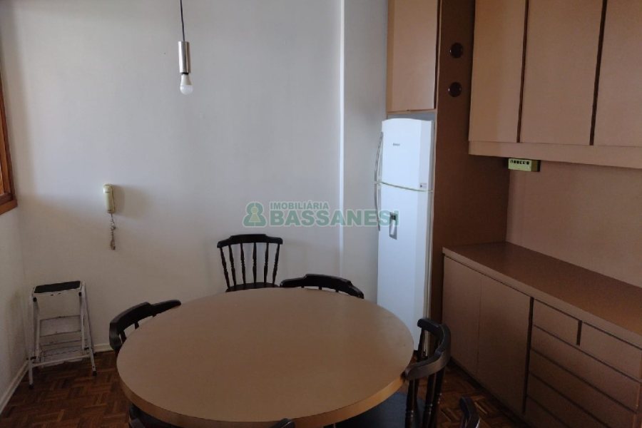 Apto Mobiliado com 236m², 3 dormitórios, 2 vagas, no bairro Centro em Caxias do Sul para Comprar