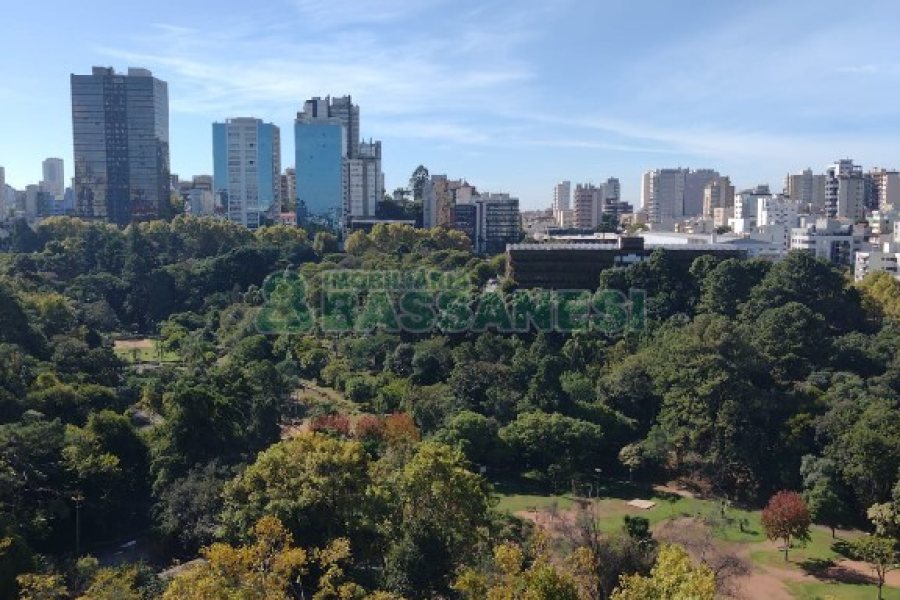 Apto Mobiliado com 236m², 3 dormitórios, 2 vagas, no bairro Centro em Caxias do Sul para Comprar