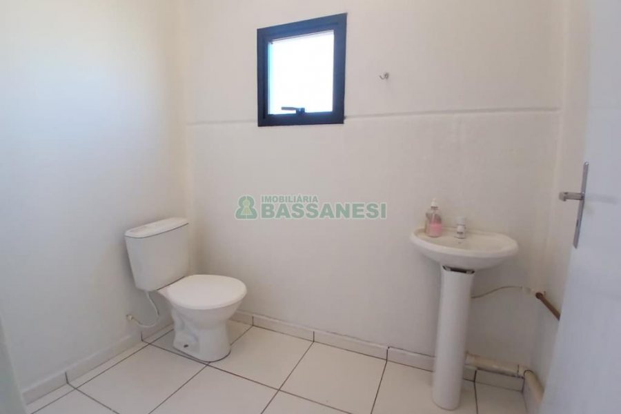 Pavilhão com 210m², no bairro Floresta em Caxias do Sul para Alugar