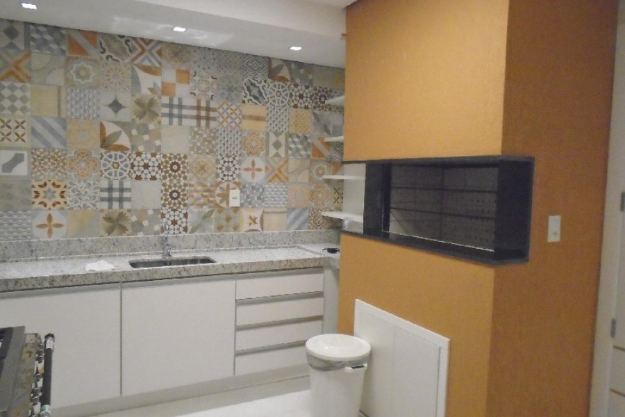 Apartamento com 64m², 2 dormitórios, 1 vaga, no bairro Rio Branco em Caxias do Sul para Comprar