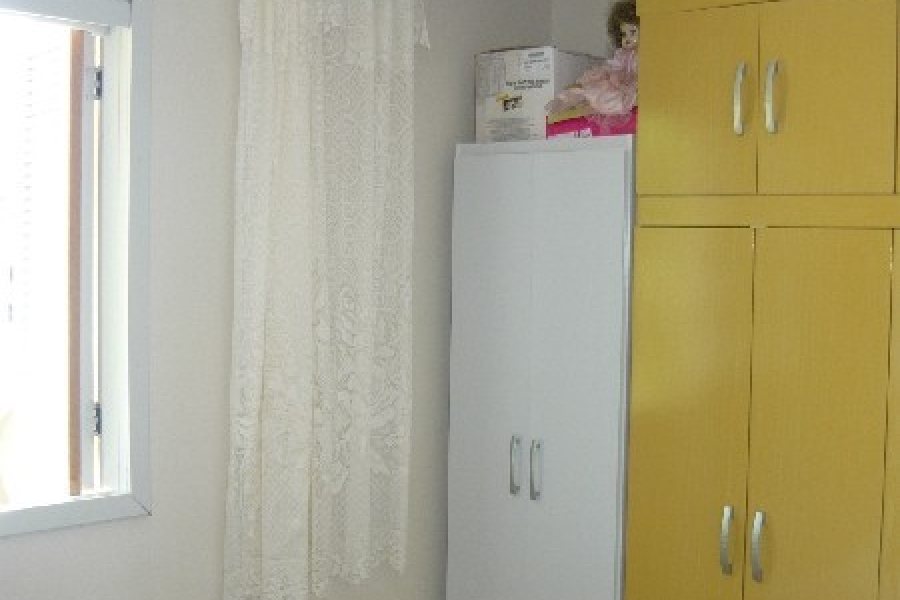 Casa com 117m², 2 dormitórios, 2 vagas, no bairro Jardim Iracema em Caxias do Sul para Comprar