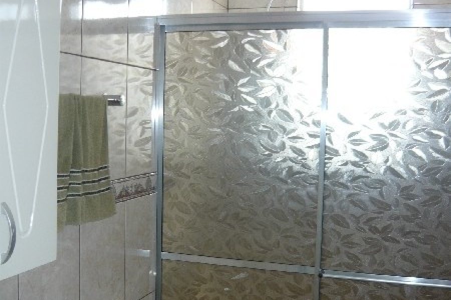 Casa com 117m², 2 dormitórios, 2 vagas, no bairro Jardim Iracema em Caxias do Sul para Comprar