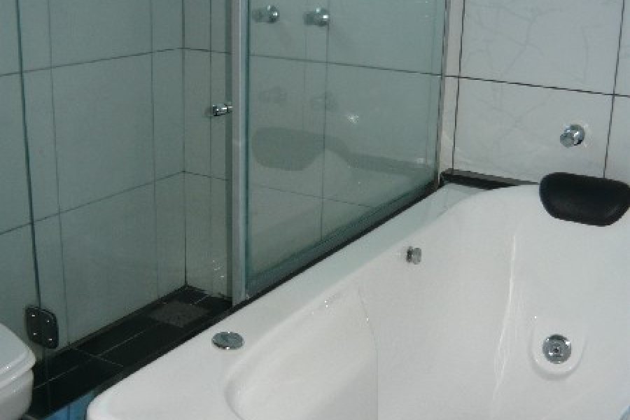 Sobrado com 101m², 3 dormitórios, 1 vaga, no bairro Treviso em Caxias do Sul para Comprar