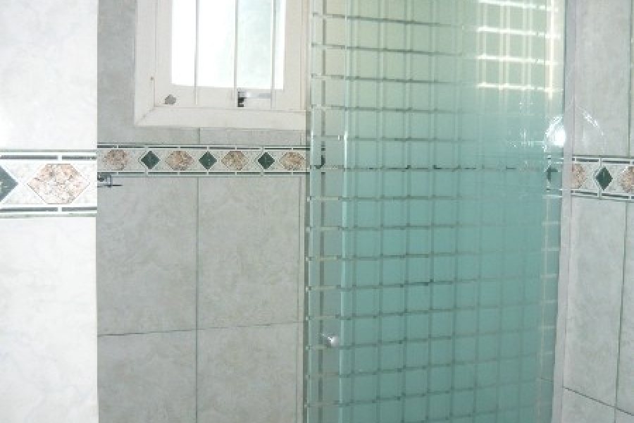 Sobrado com 101m², 3 dormitórios, 1 vaga, no bairro Treviso em Caxias do Sul para Comprar