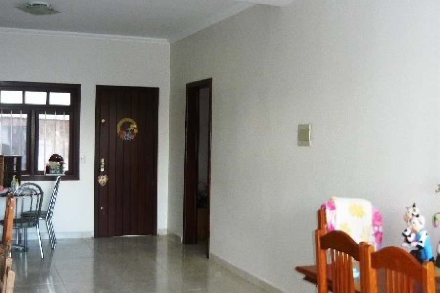 Casa com 353m², 4 dormitórios, 3 vagas, no bairro Mariland em Caxias do Sul para Comprar
