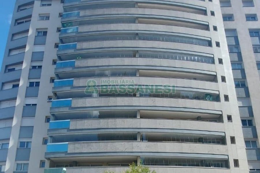 Apartamento com 190m², 3 dormitórios, 4 vagas, no bairro Centro em Caxias do Sul para Comprar