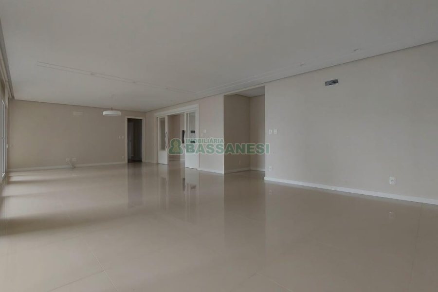 Apartamento com 190m², 3 dormitórios, 4 vagas, no bairro Centro em Caxias do Sul para Comprar