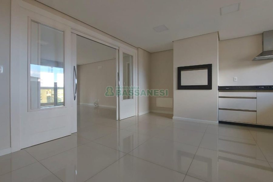 Apartamento com 190m², 3 dormitórios, 4 vagas, no bairro Centro em Caxias do Sul para Comprar